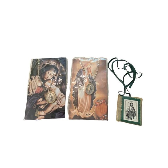 Catholic Christian Medals on Chain Mary Pope John Paul Set of 2 New on Prayer Ca - Picture 2 of 12